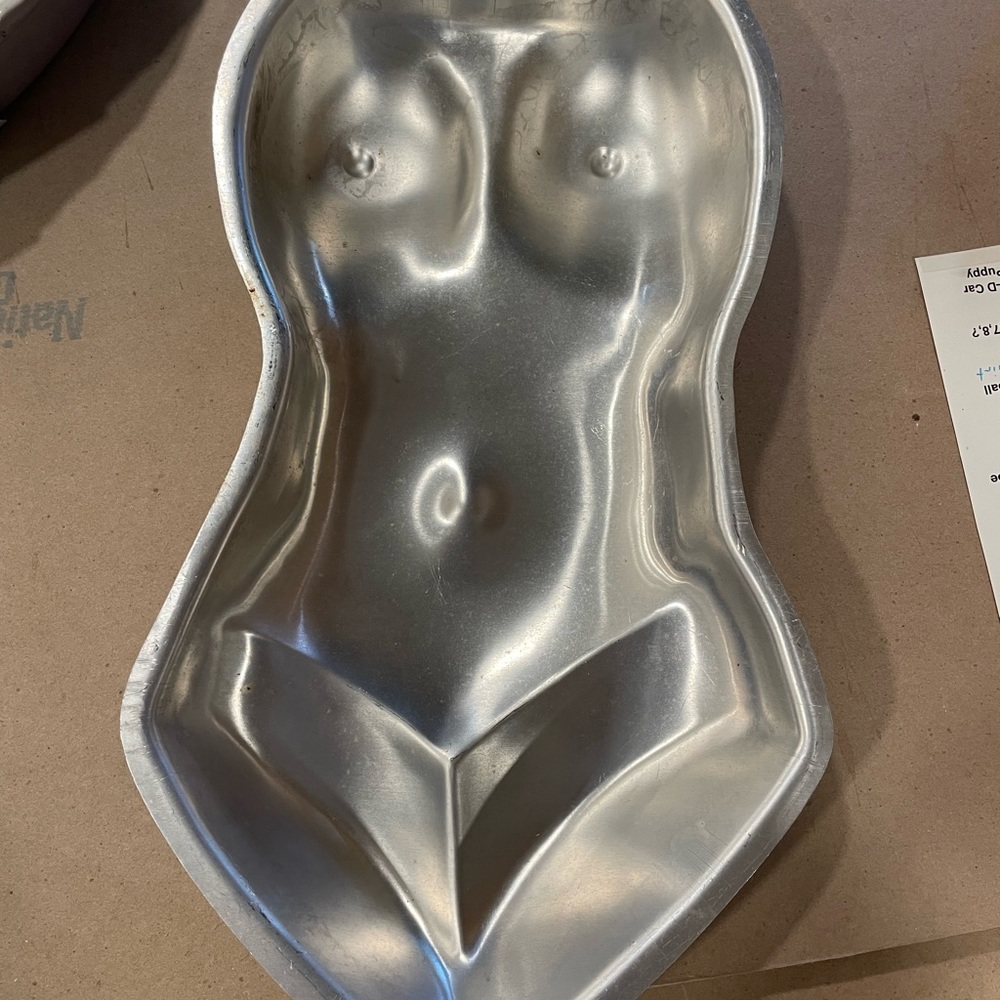 Wilton woman cake pan